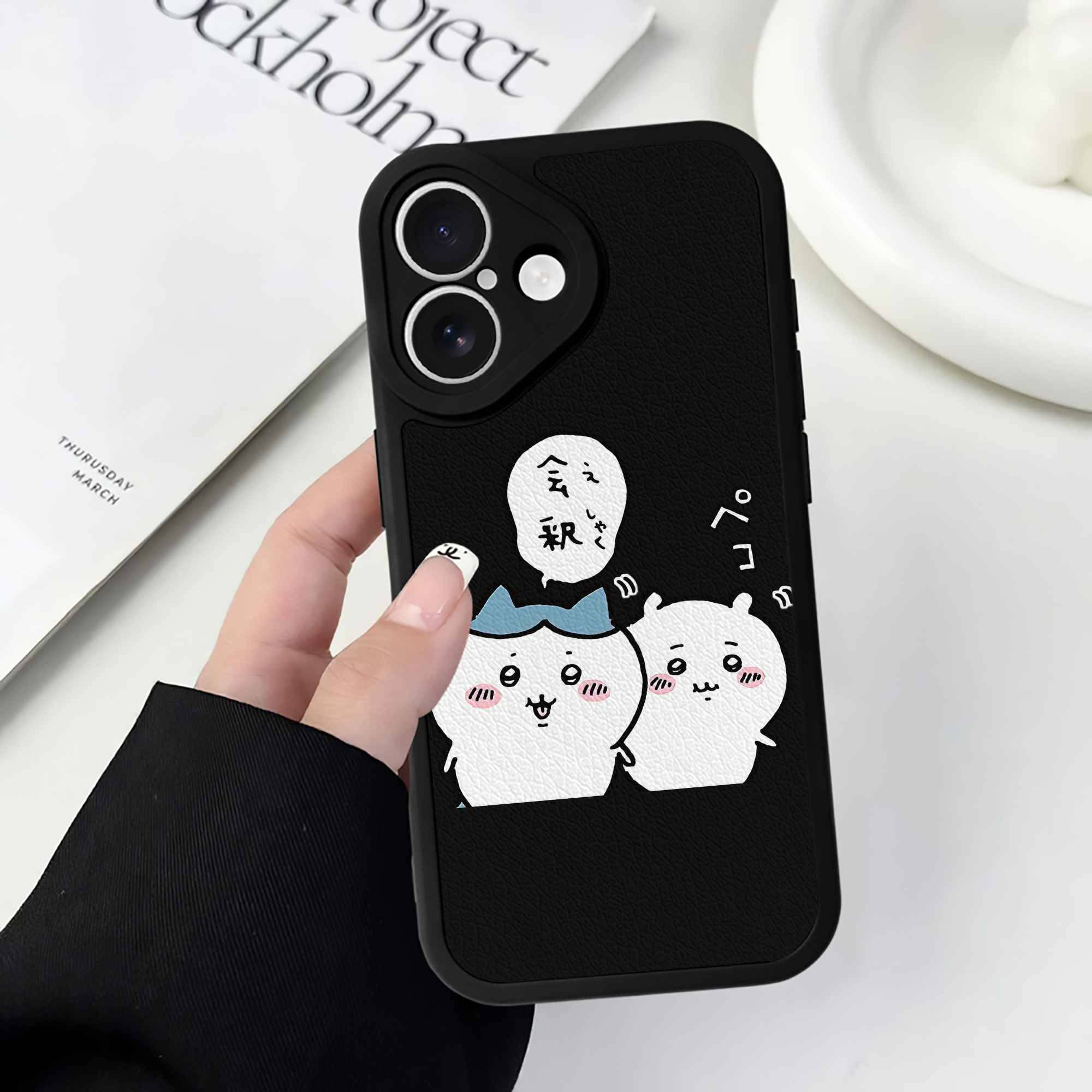 （画像用） ちいかわ ハチワレ Chii-kawa hachiware 【iPhone 16シリーズ対応】シリコンスマホケース（レザー調） 材質：シリコン